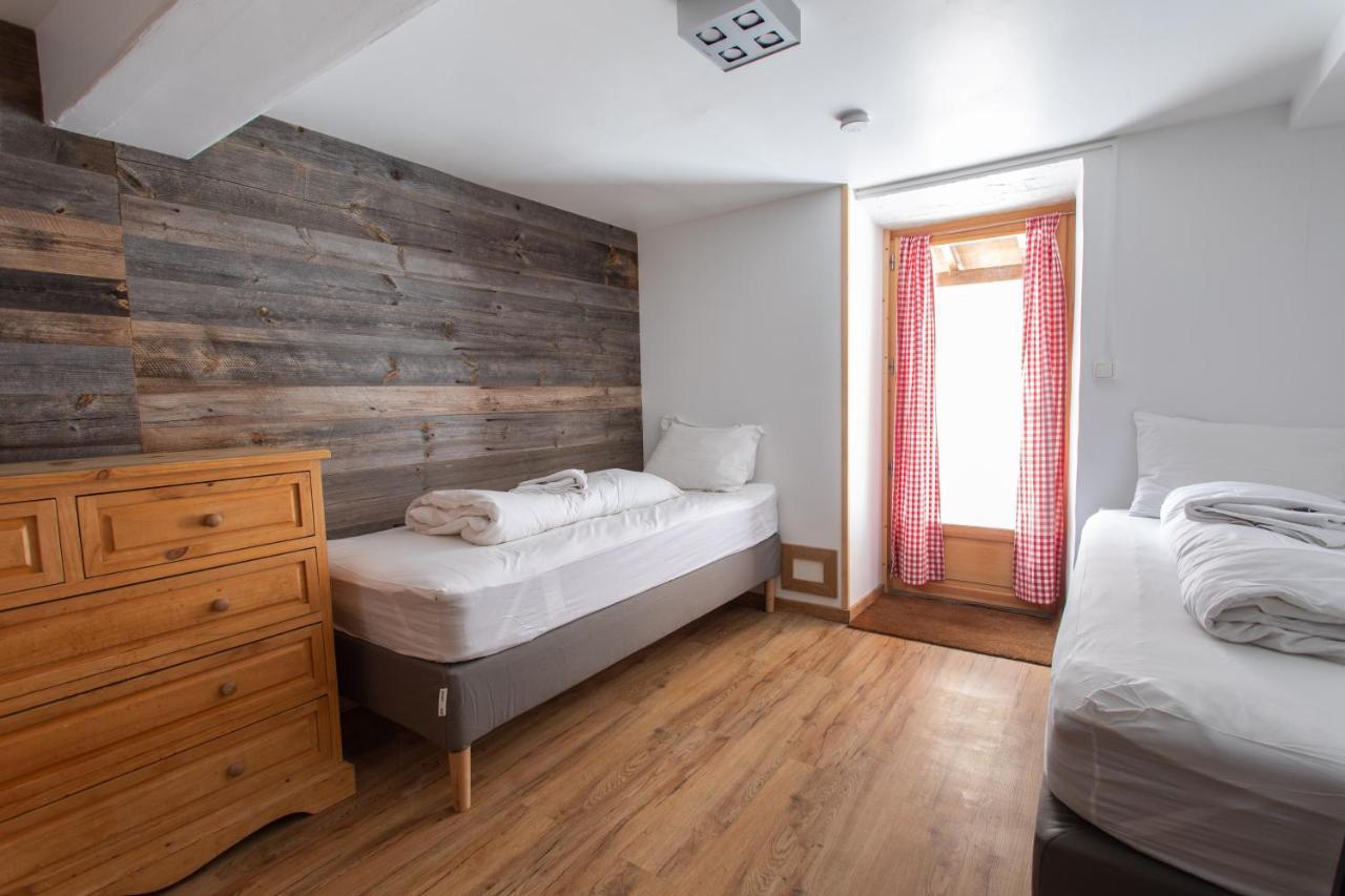 Chalet Les Vieux Murs ラルプ・デュエ エクステリア 写真